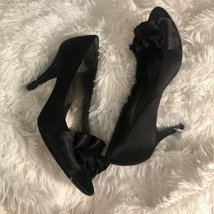 The touch of Nina black heels